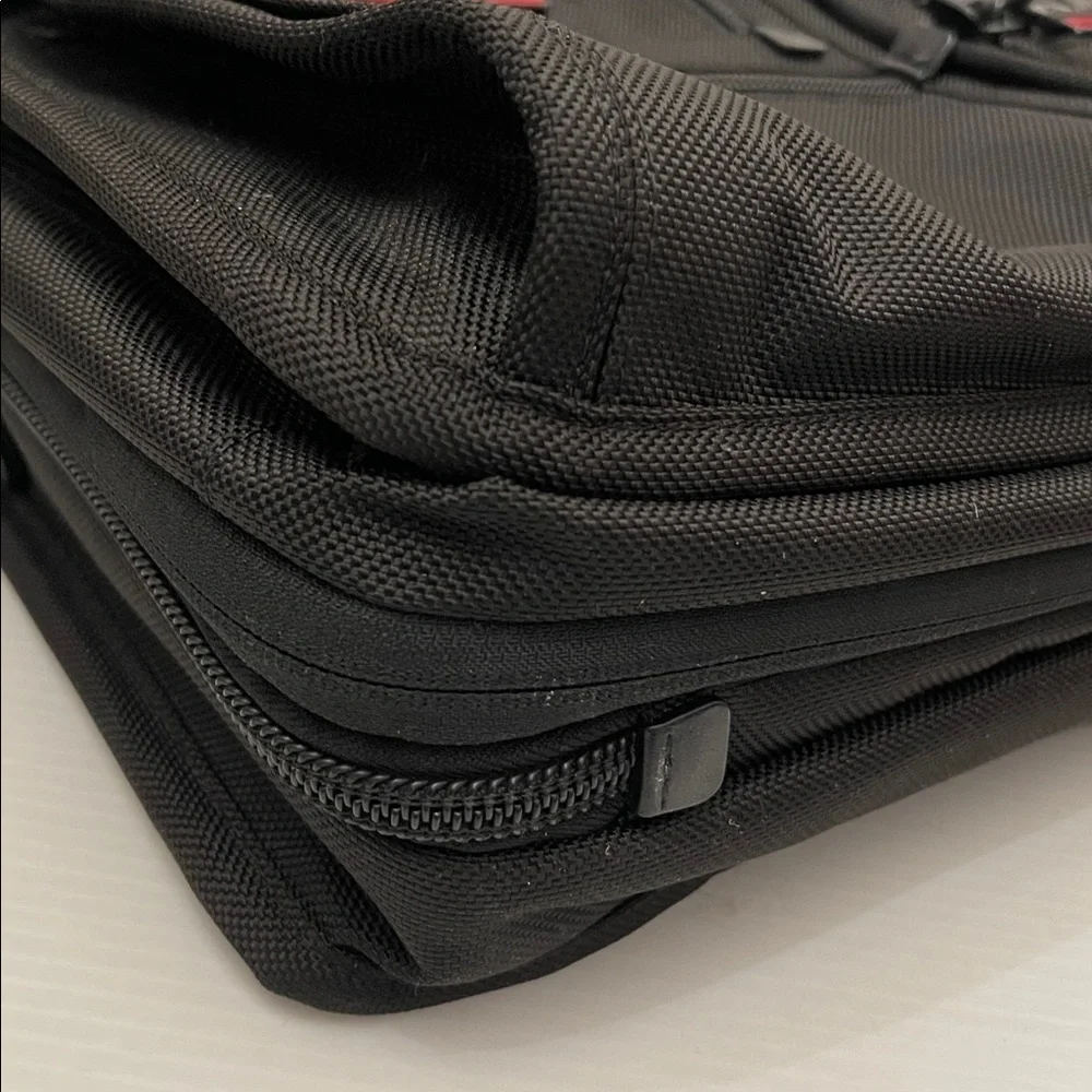 TUMI AlPHA EXPANDABLE LAP TOP BRIEFCASE TRAVEL BAG SIZE M
